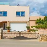 Vila Antonia Kornic